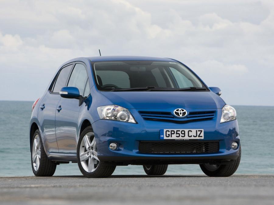  Toyota Auris 5-Door 2010 года  (UK) (фото 21 из 59)